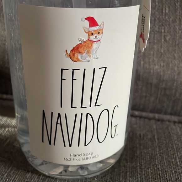 Rae Dunn Soap Feliz Navidog 16.2 Oz Sugar Cookie Soap - Picture 4 of 8